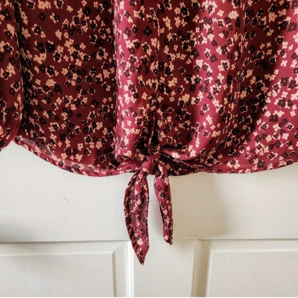 West Kei Berry Red Floral Peasant Blouse Balloon Sleeve Keyhole Neck Size M - Picture 5 of 13